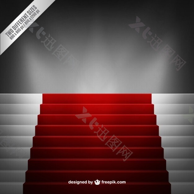 带红地毯的楼梯