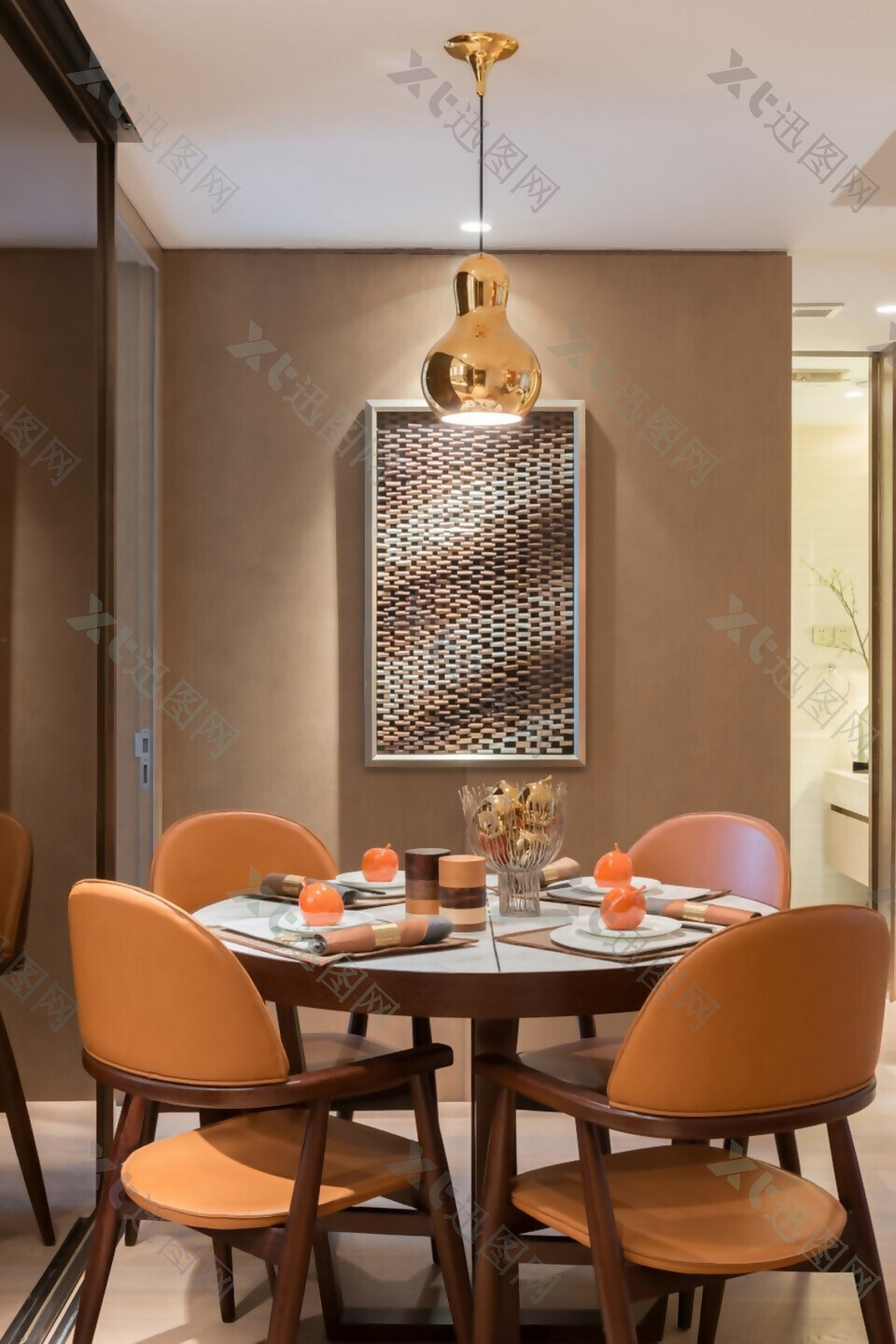 简约风室内设计暖色调餐厅餐桌效果图