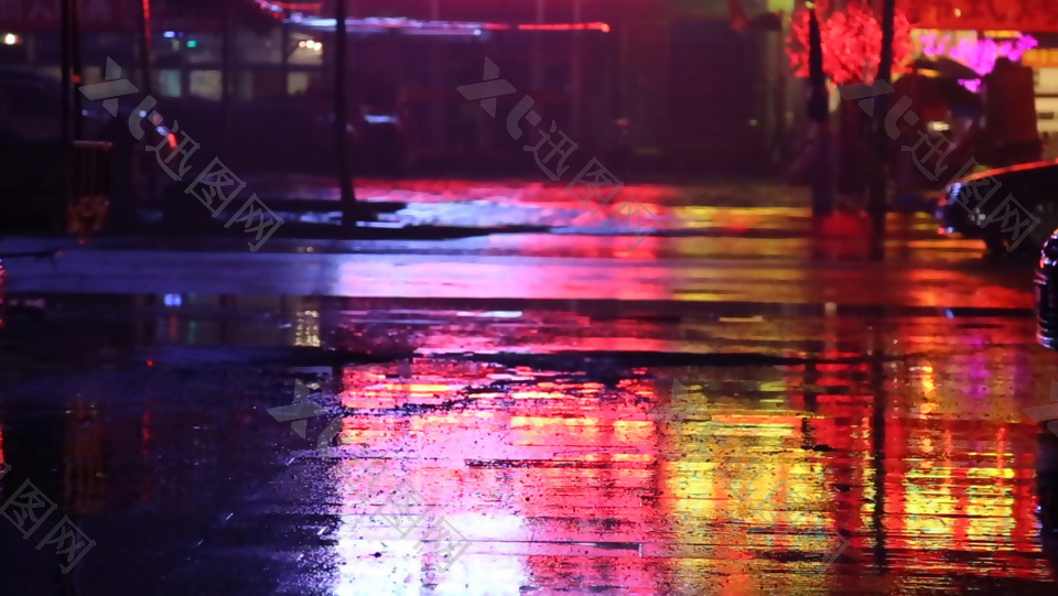 雨夜城市湿润地面光影实拍视频素材