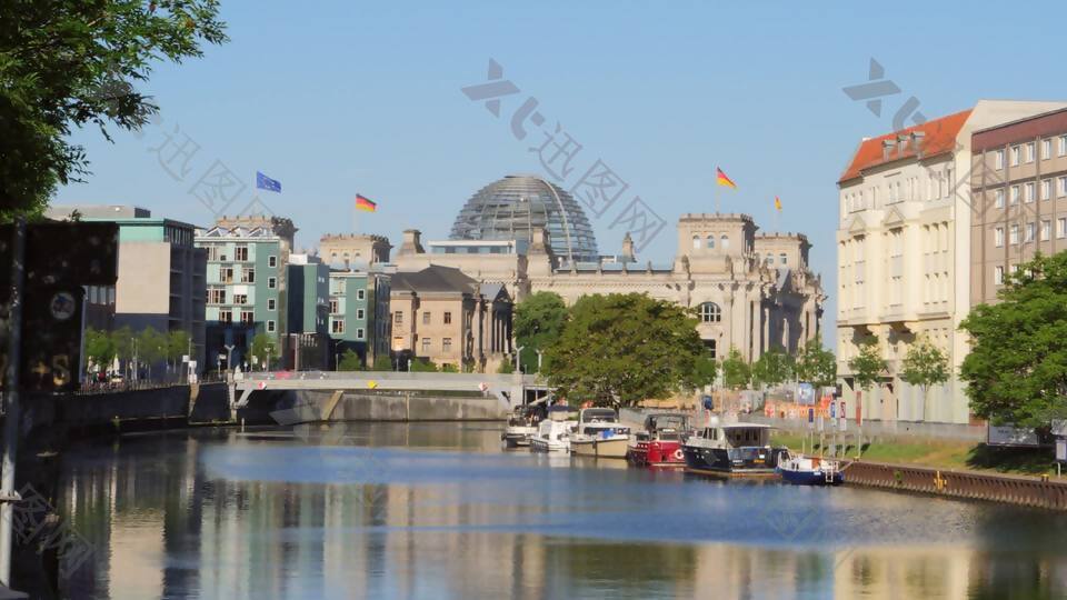 向下看河流狂欢到德国国会大厦