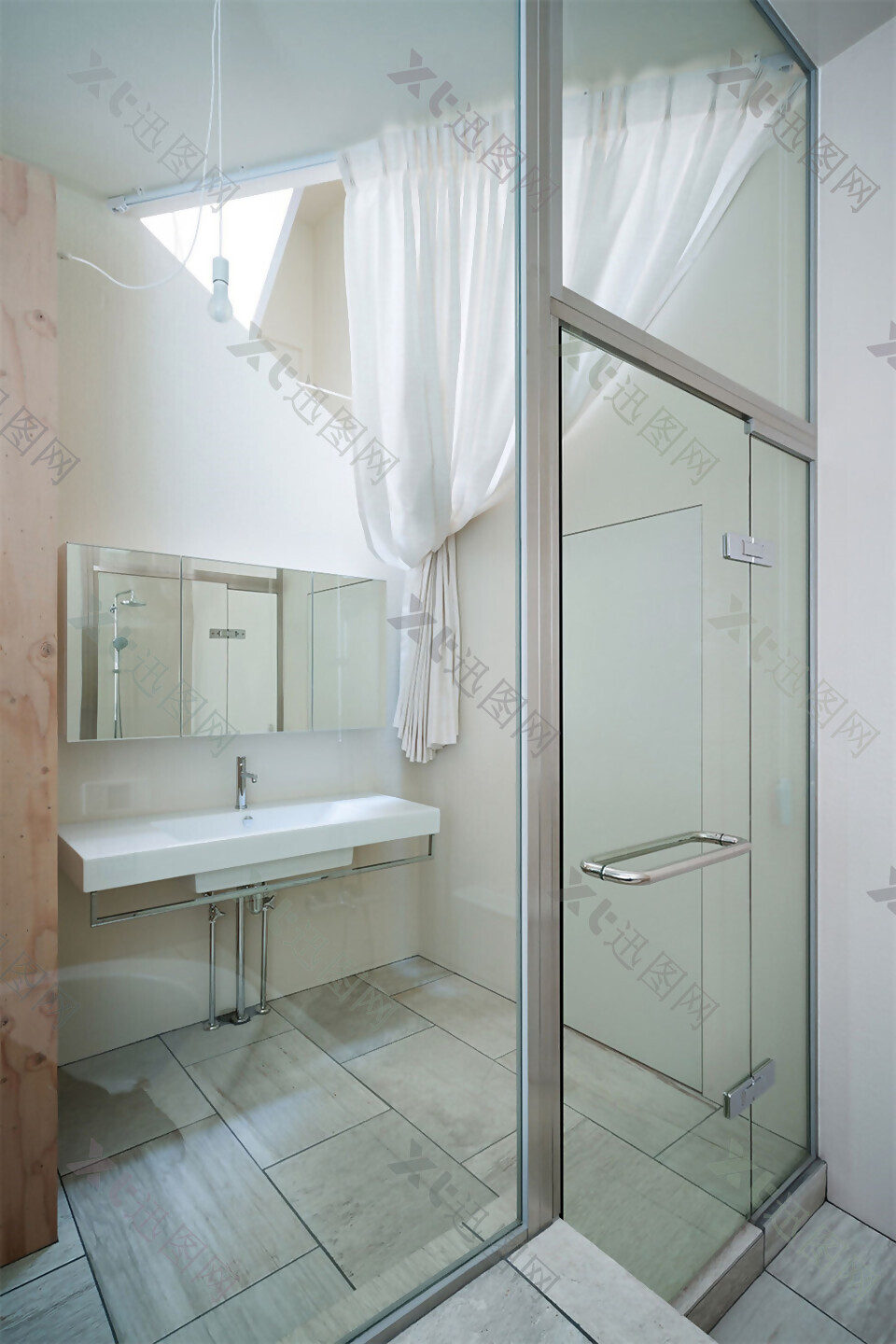 简约浴室透明玻璃室内装修效果图