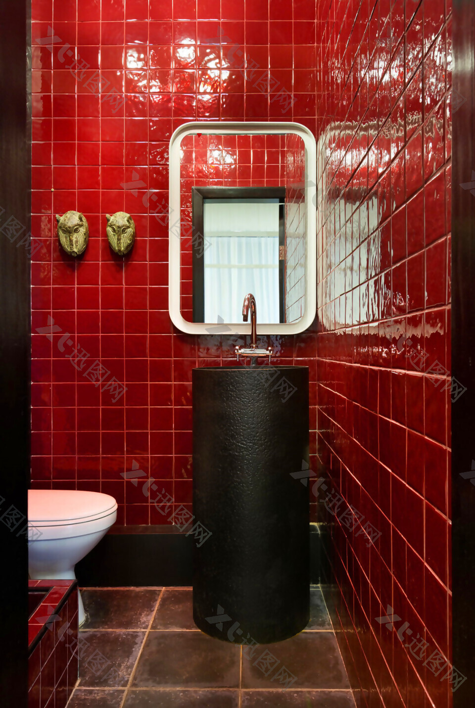 简约卫生间红色墙砖装修效果图