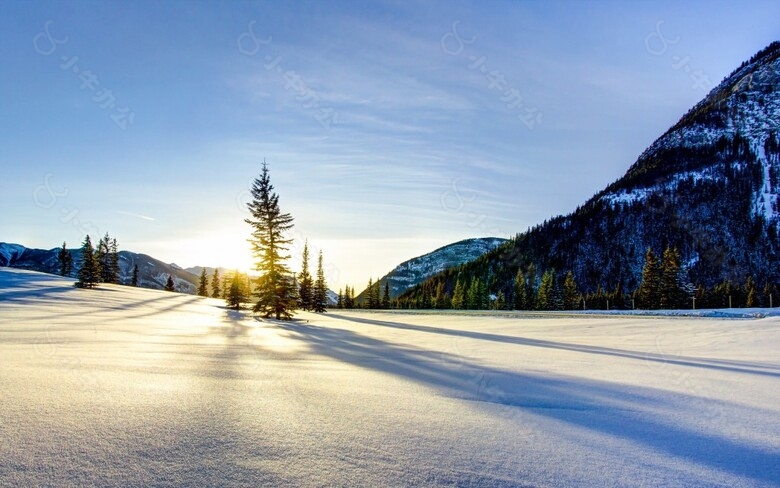 大气阳光早晨雪地背景