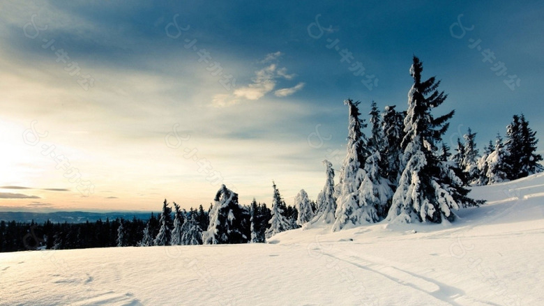 大气蓝天雪原背景