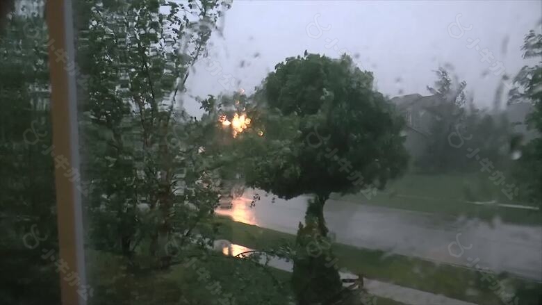 雨窗架焦点